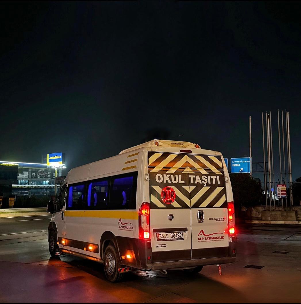 Gece vardiyası kurumsal servis aracı